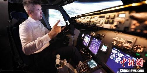 国产模拟飞机视频,翱翔蓝天，体验飞行魅力